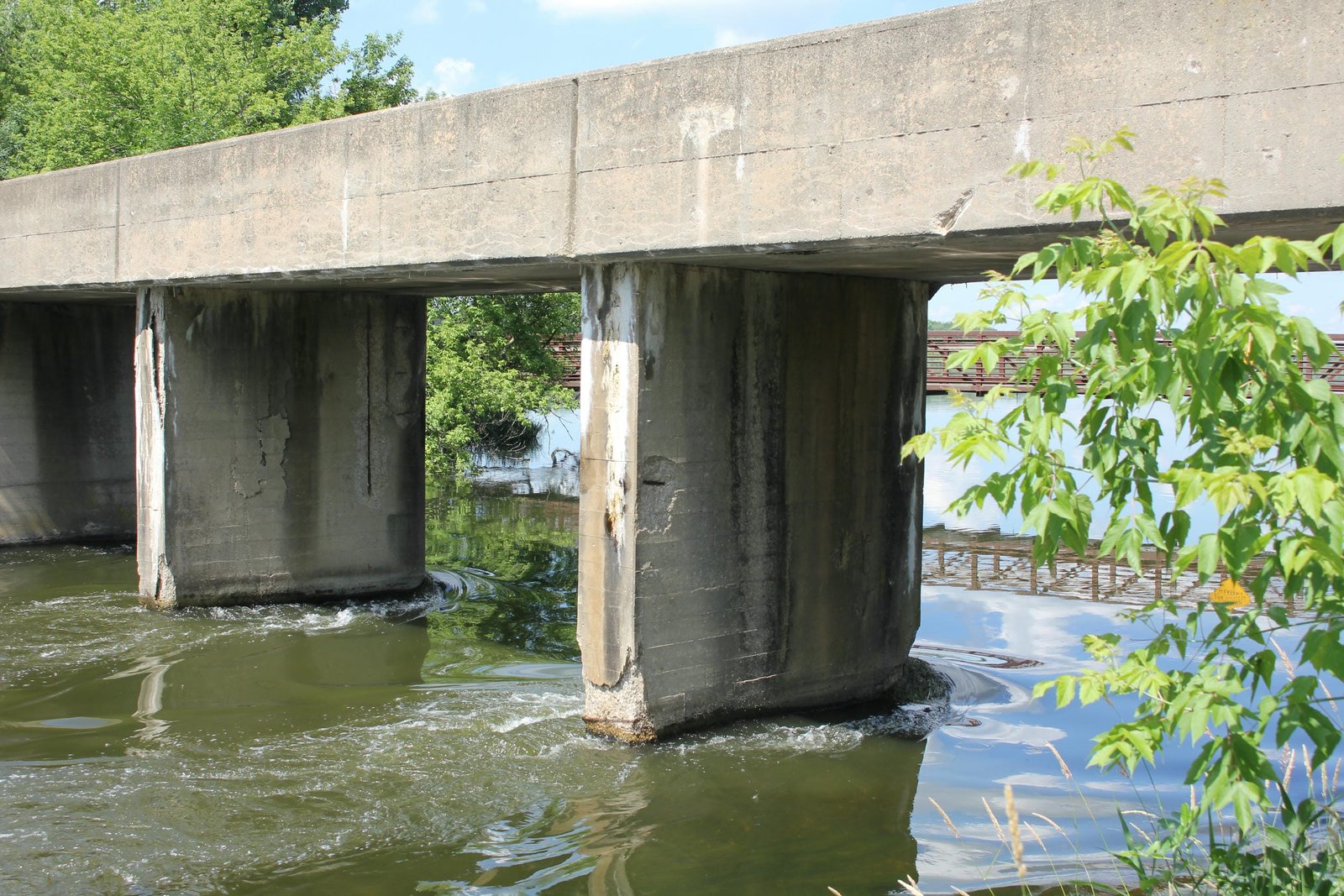 Center pier
